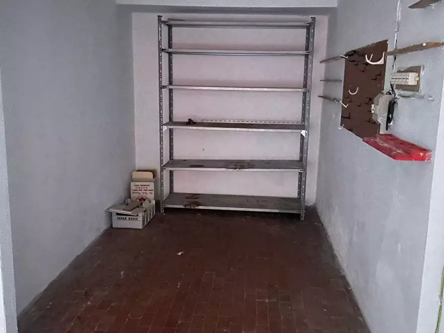 Immagine 6 di Garage in affitto  a Livorno