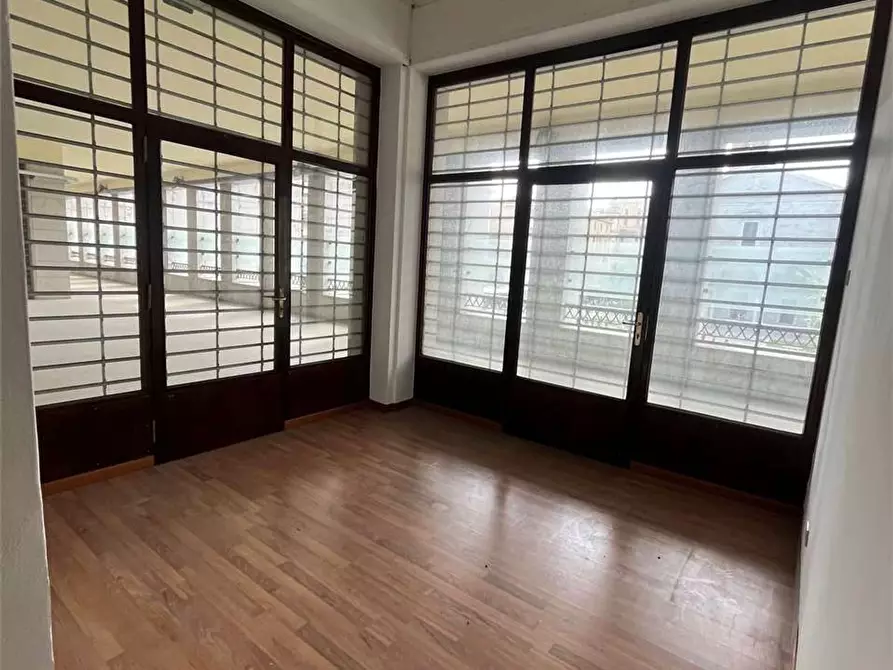 Immagine 8 di Ufficio in affitto  a Livorno