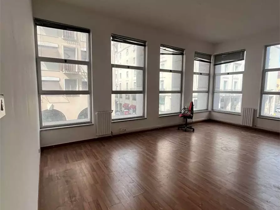 Immagine 1 di Ufficio in affitto  a Livorno