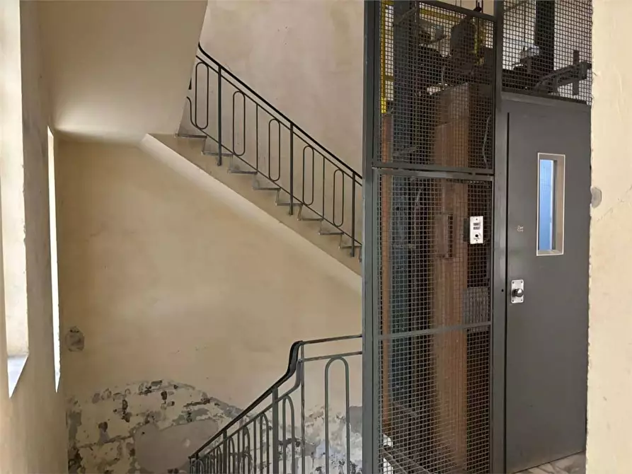 Immagine 2 di Appartamento in vendita  a Livorno