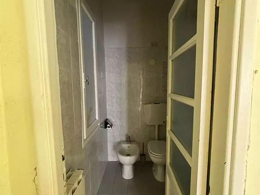 Immagine 10 di Appartamento in vendita  a Livorno