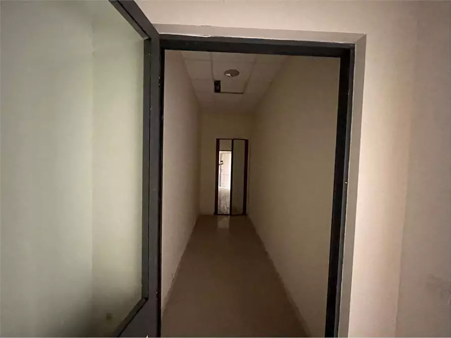 Immagine 3 di Ufficio in affitto  a Livorno