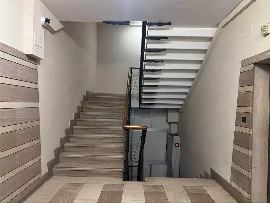 Immagine 3 di Ufficio in affitto  a Livorno