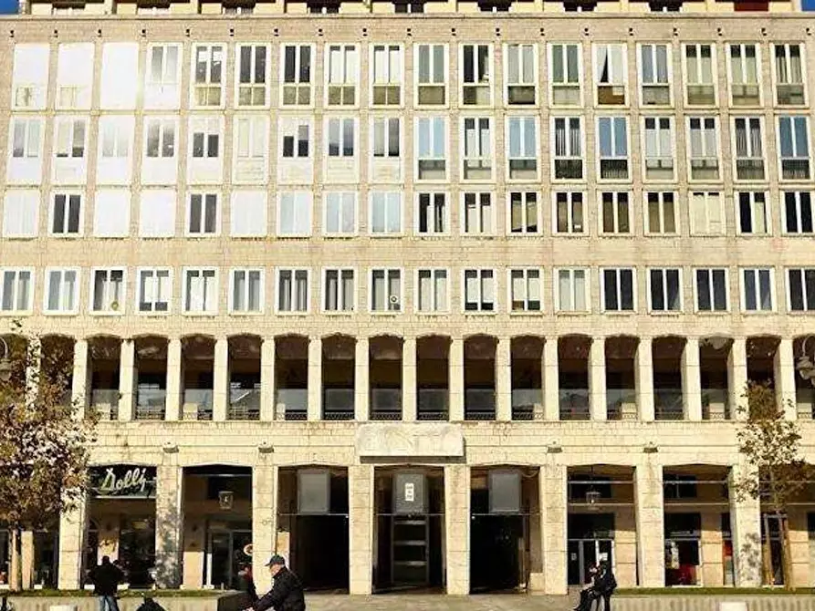 Immagine 1 di Ufficio in affitto  a Livorno