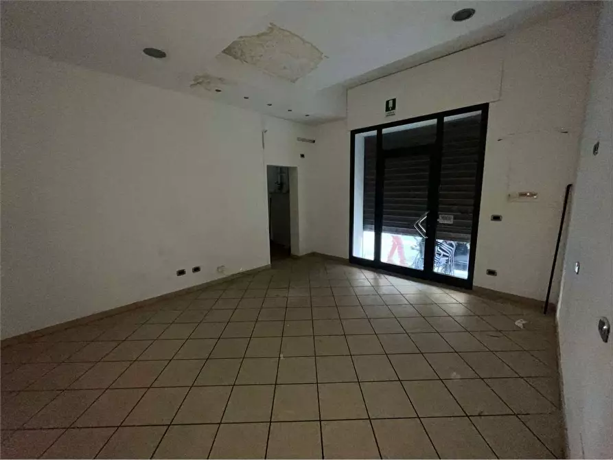 Immagine 4 di Locale commerciale in affitto  a Livorno