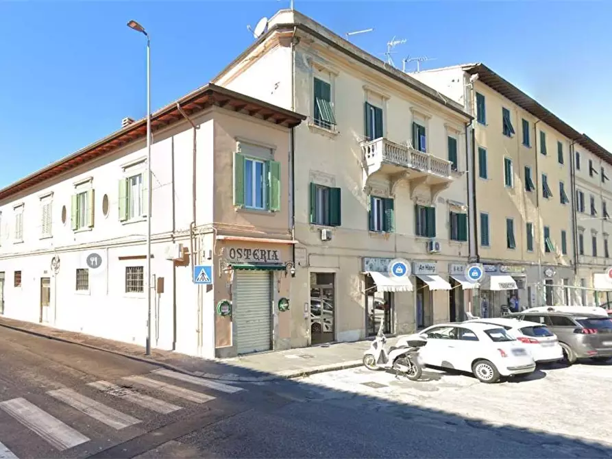 Immagine 2 di Locale commerciale in vendita  a Livorno