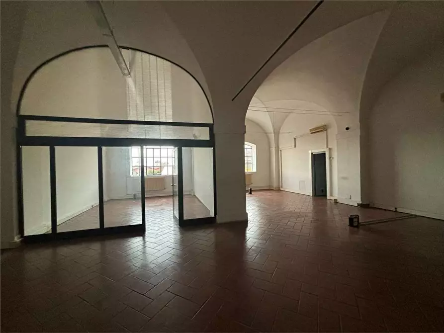 Immagine 4 di Ufficio in affitto  a Livorno