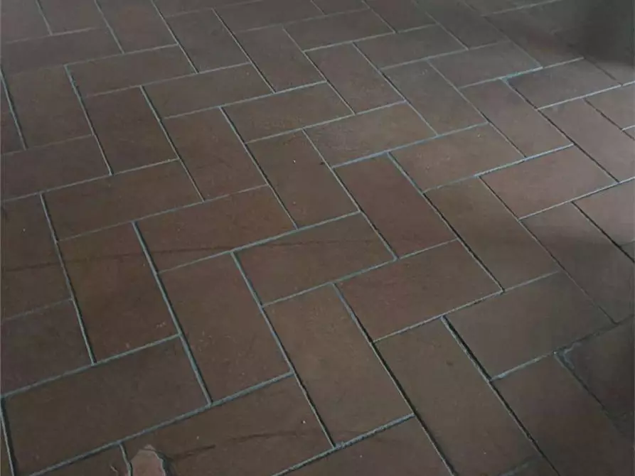 Immagine 12 di Ufficio in affitto  a Livorno