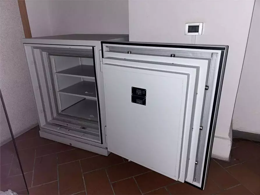 Immagine 6 di Ufficio in affitto  a Livorno