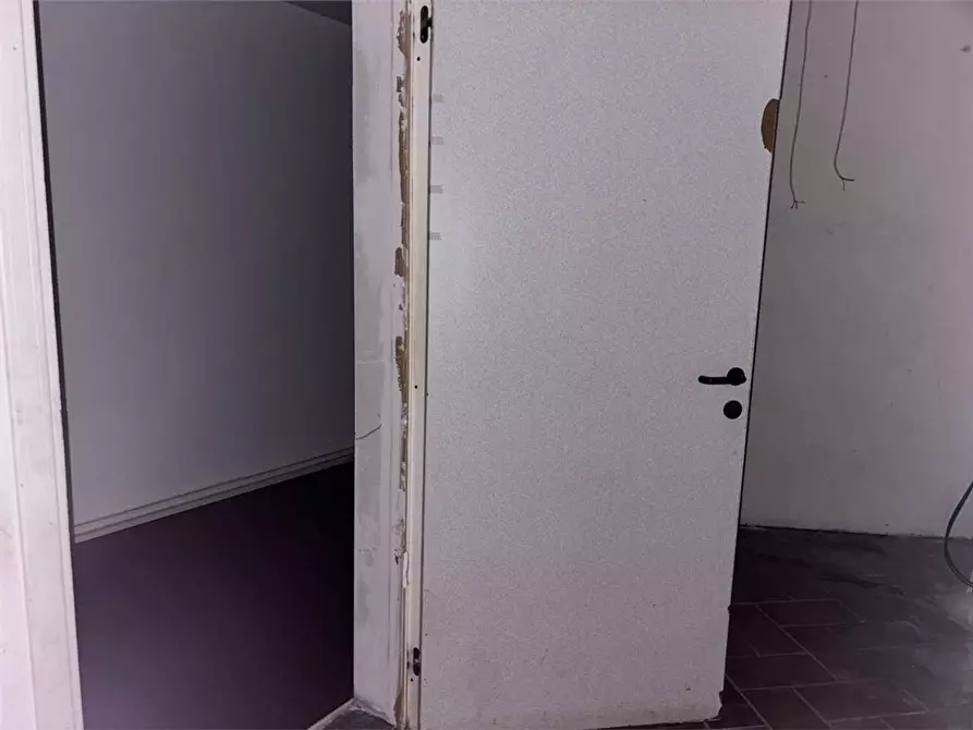 Immagine 11 di Ufficio in affitto  a Livorno