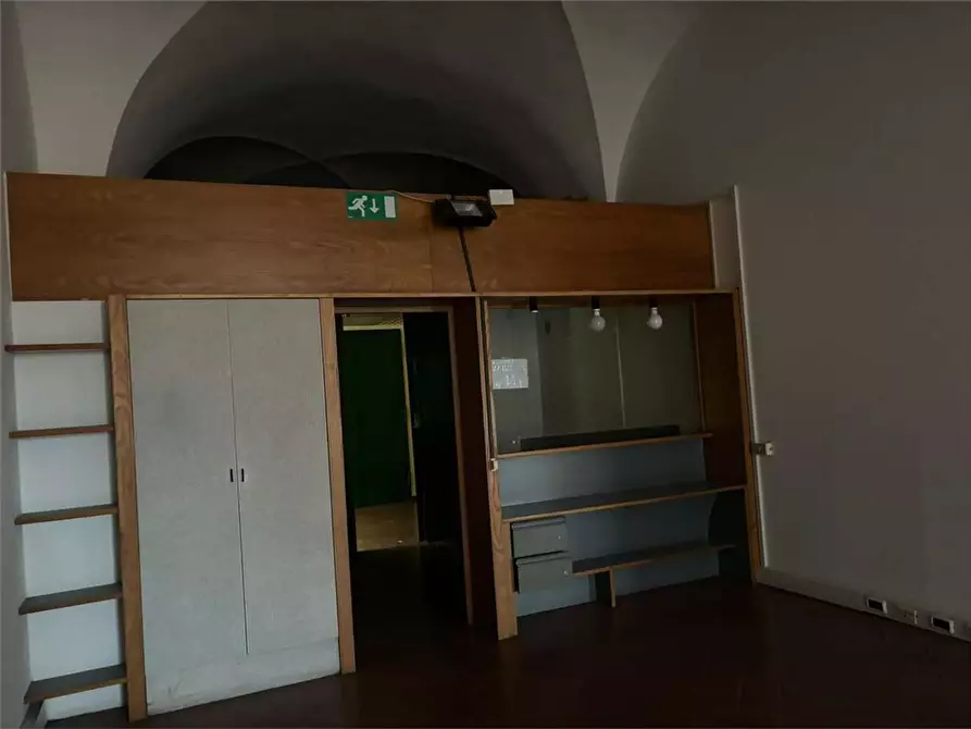 Immagine 7 di Ufficio in affitto  a Livorno