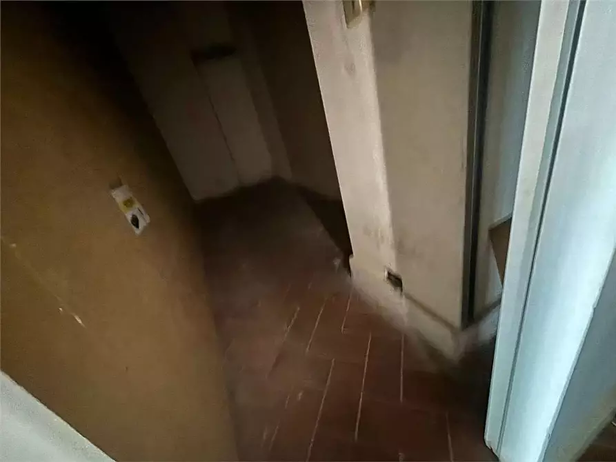 Immagine 7 di Ufficio in affitto  a Livorno