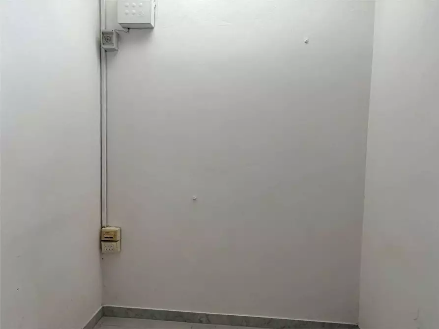 Immagine 5 di Ufficio in affitto  a Livorno
