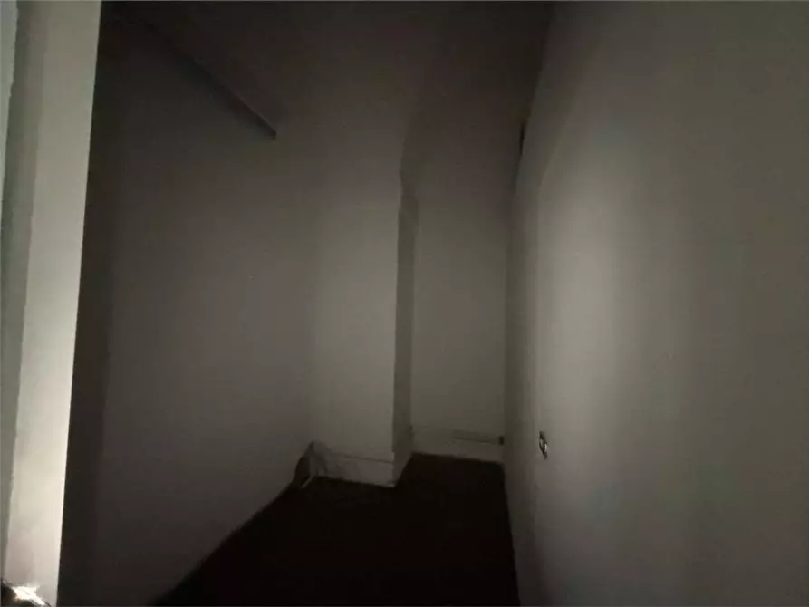 Immagine 8 di Ufficio in affitto  a Livorno