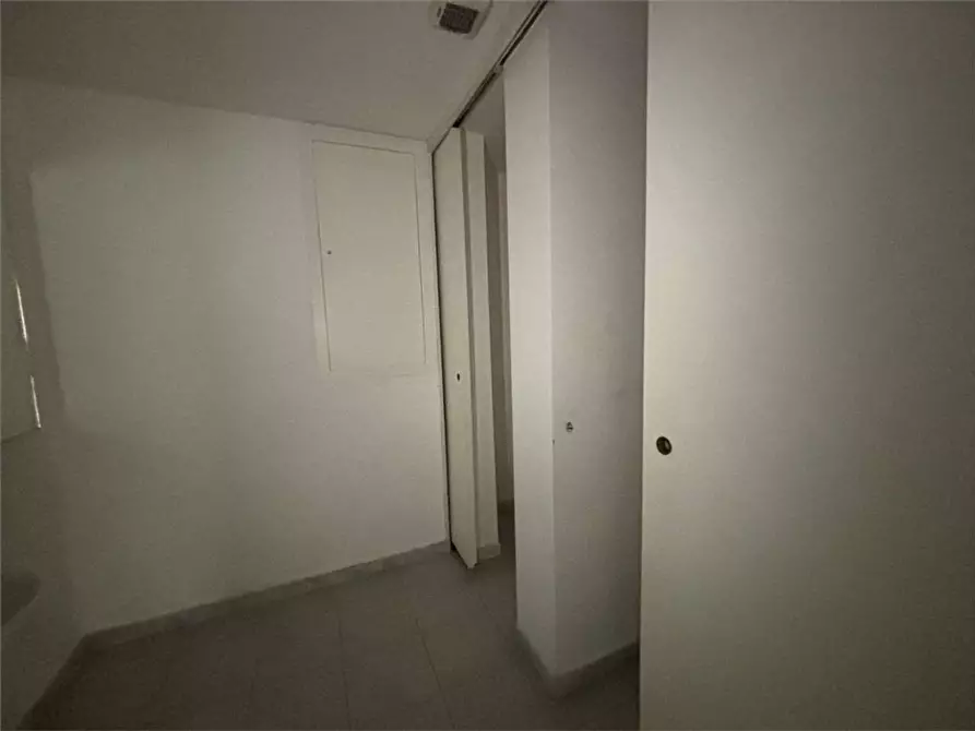 Immagine 3 di Ufficio in affitto  a Livorno