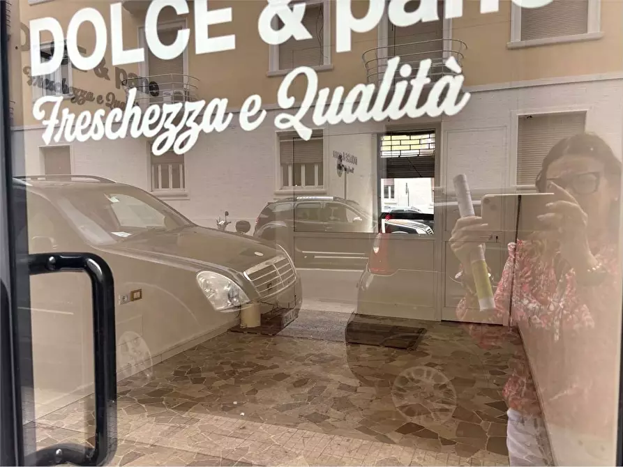 Immagine 4 di Locale commerciale in affitto  a Livorno