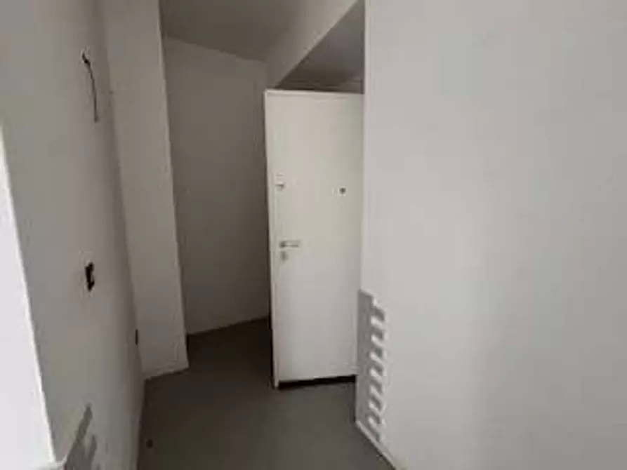 Immagine 12 di Appartamento in vendita  a Livorno
