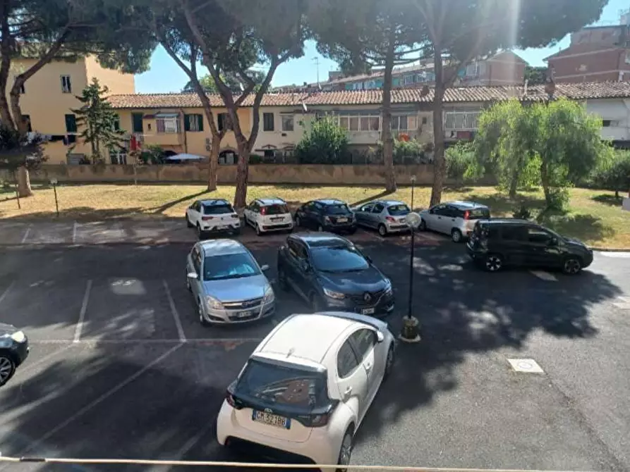 Immagine 3 di Appartamento in vendita  a Livorno