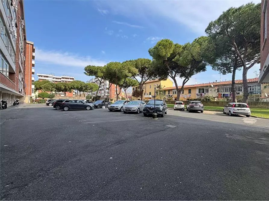 Immagine 2 di Appartamento in vendita  a Livorno