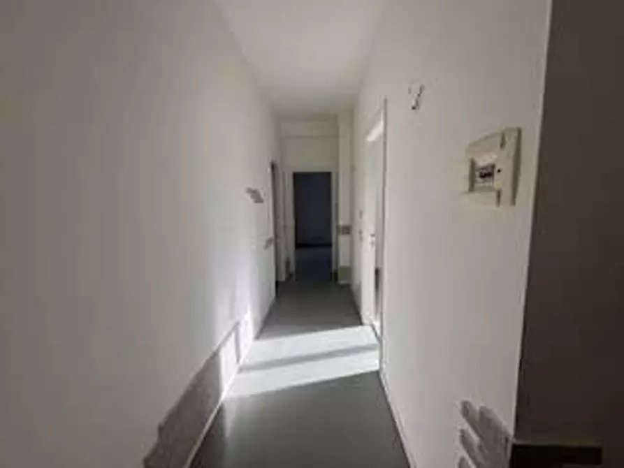 Immagine 10 di Appartamento in vendita  a Livorno