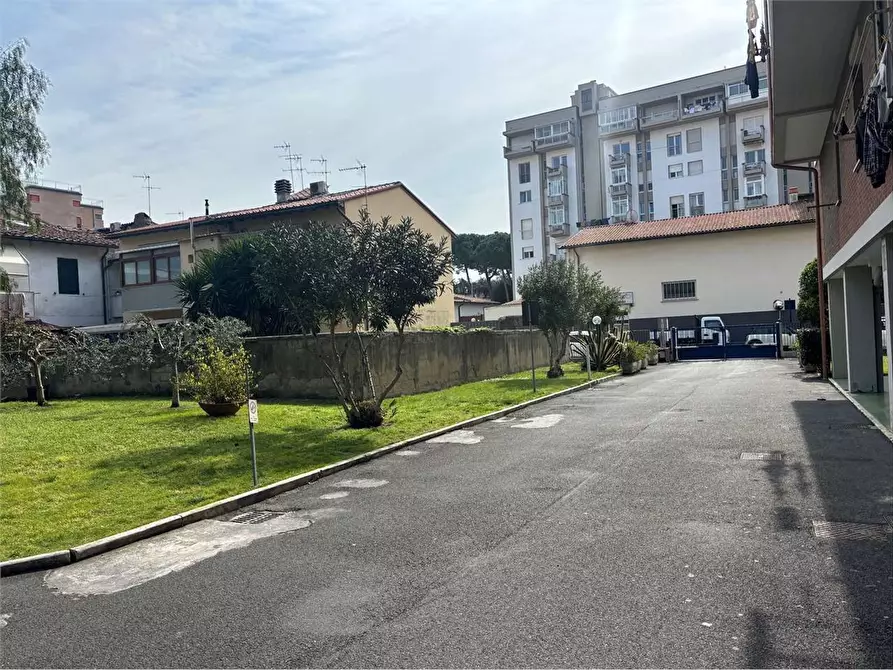 Immagine 5 di Appartamento in vendita  a Livorno