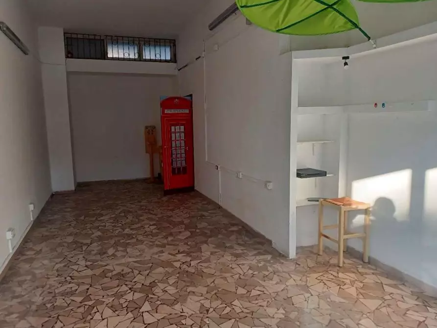 Immagine 2 di Locale commerciale in affitto  a Livorno