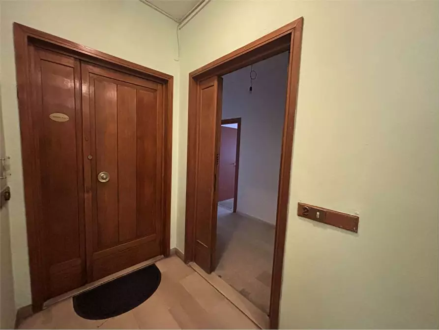 Immagine 1 di Ufficio in affitto  a Livorno