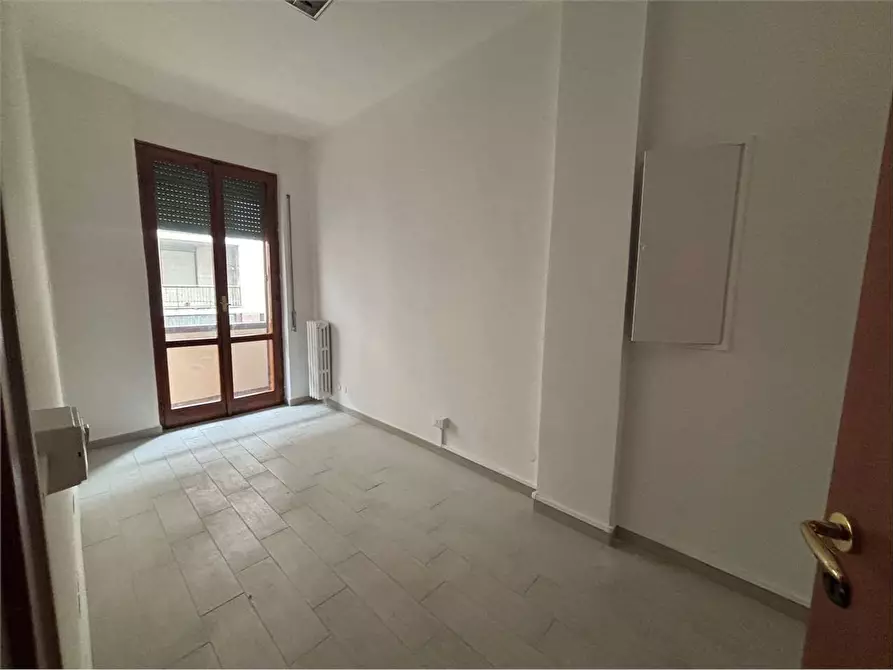 Immagine 5 di Ufficio in affitto  a Livorno