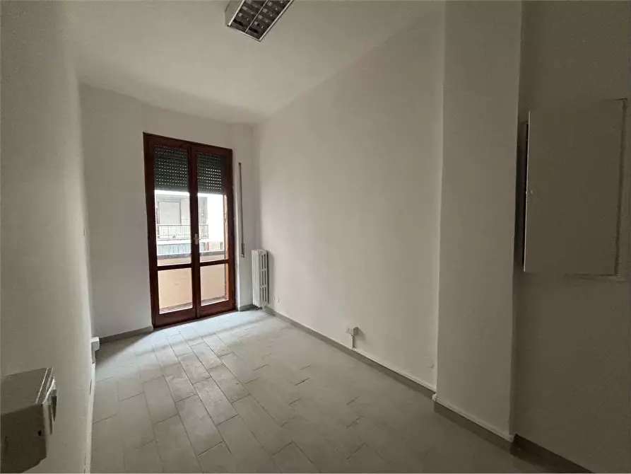 Immagine 4 di Ufficio in affitto  a Livorno