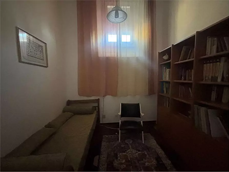 Immagine 21 di Appartamento in vendita  a Livorno