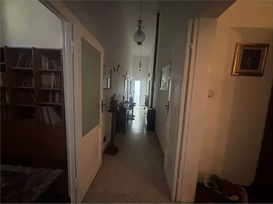 Immagine 11 di Appartamento in vendita  a Livorno