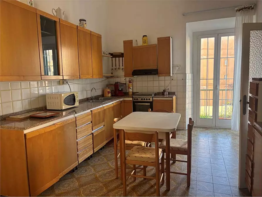 Immagine 5 di Appartamento in vendita  a Livorno