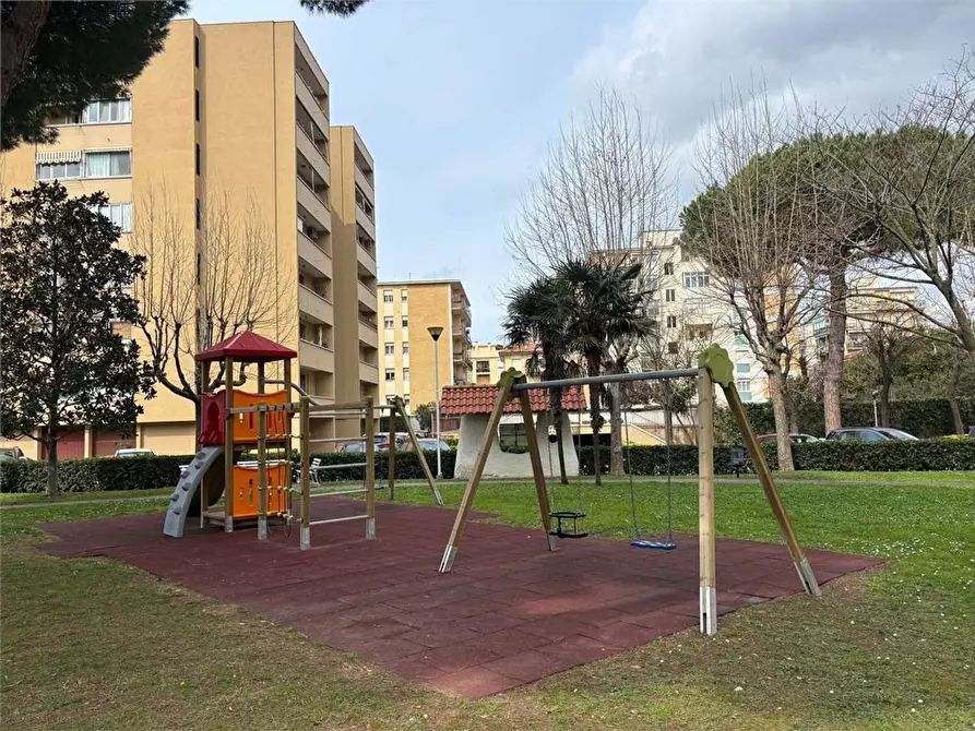 Immagine 2 di Appartamento in vendita  a Livorno