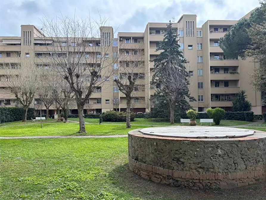 Immagine 5 di Appartamento in vendita  a Livorno