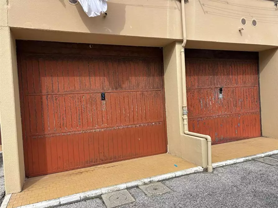 Immagine 26 di Appartamento in vendita  a Livorno