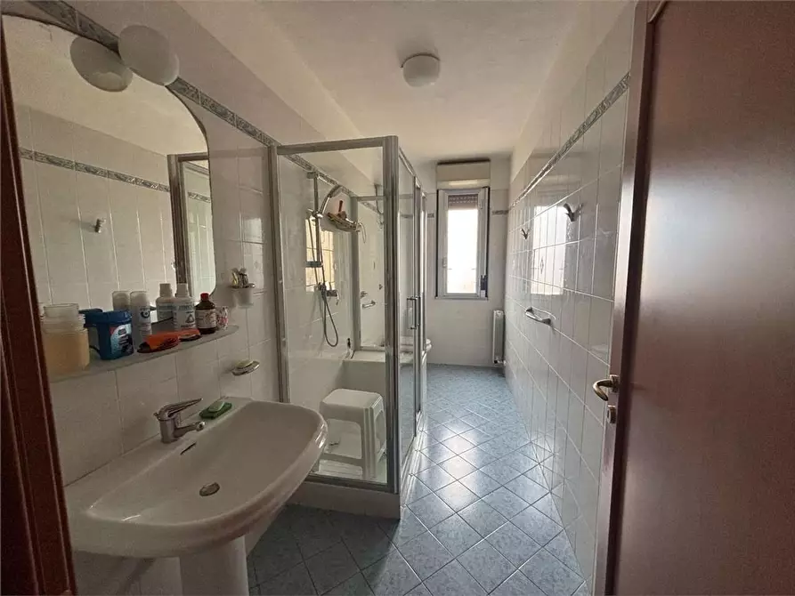 Immagine 22 di Appartamento in vendita  a Livorno
