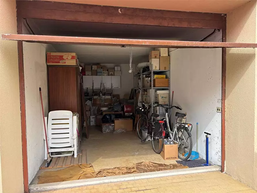 Immagine 25 di Appartamento in vendita  a Livorno