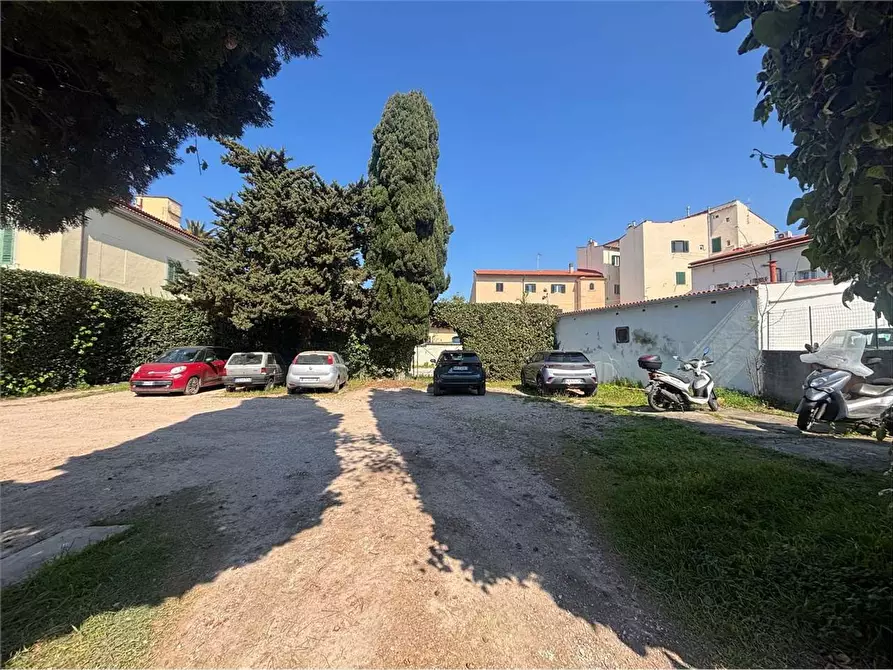 Immagine 7 di Laboratorio in affitto  a Livorno