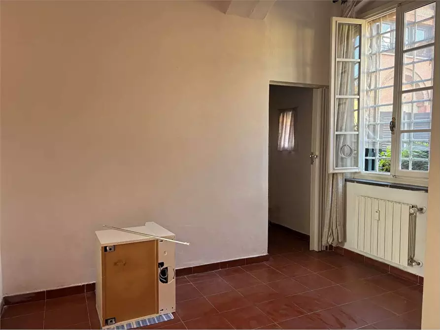 Immagine 10 di Laboratorio in affitto  a Livorno