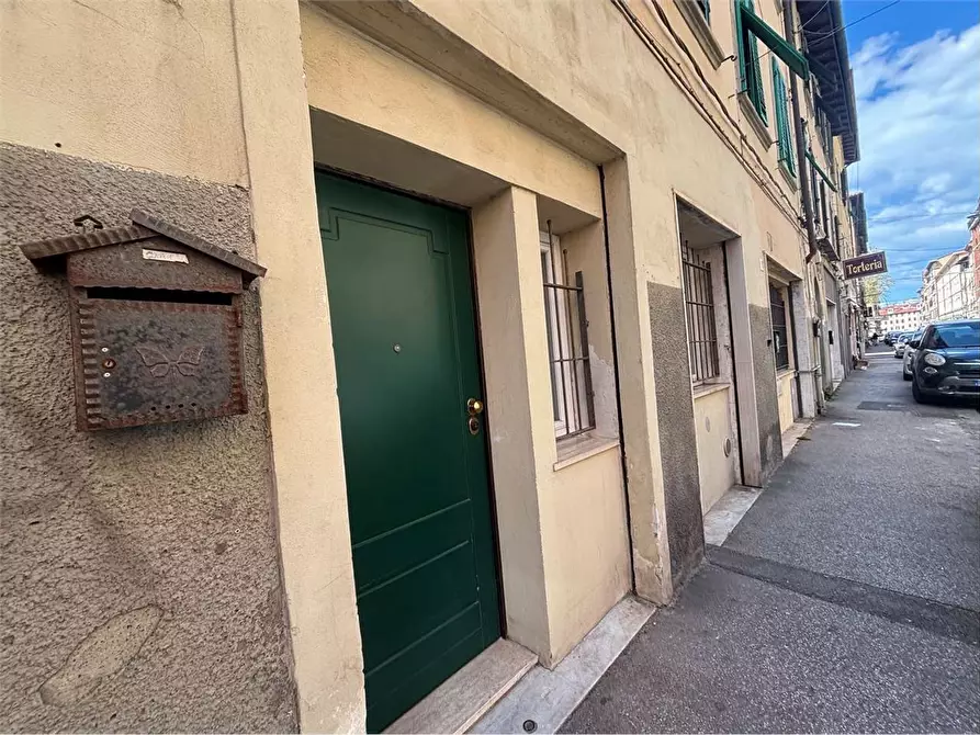 Immagine 17 di Appartamento in vendita  a Livorno