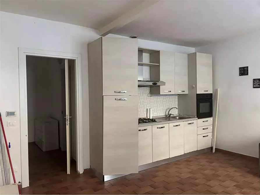 Immagine 5 di Appartamento in vendita  a Livorno