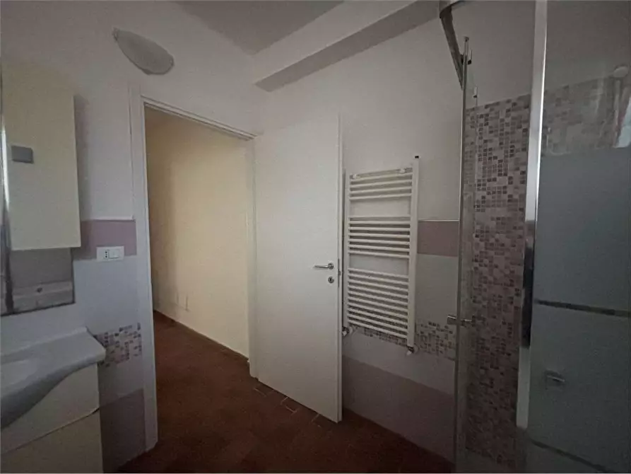 Immagine 15 di Appartamento in vendita  a Livorno