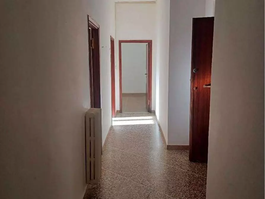 Immagine 2 di Appartamento in vendita  a Livorno