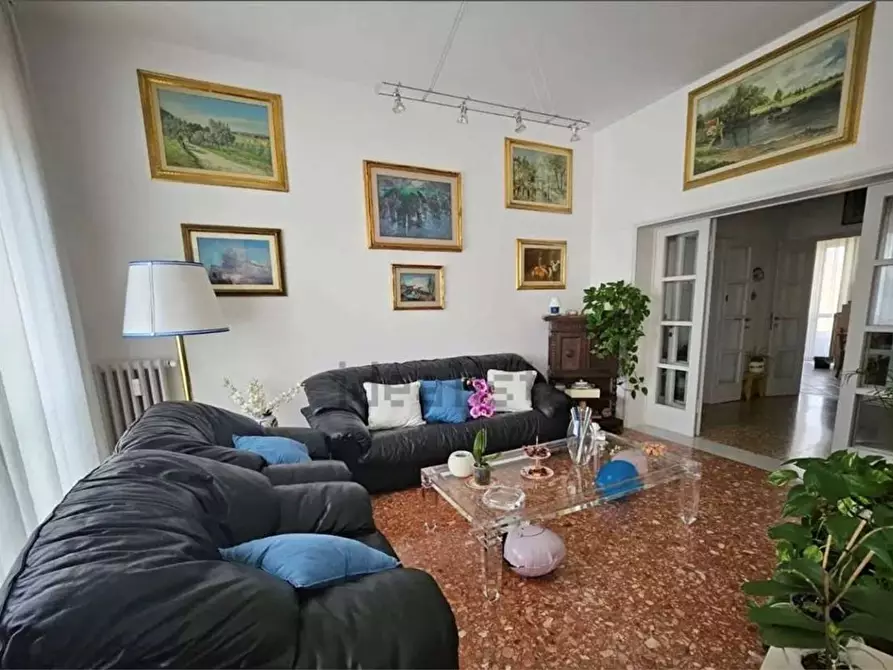 Immagine 3 di Appartamento in vendita  a Livorno
