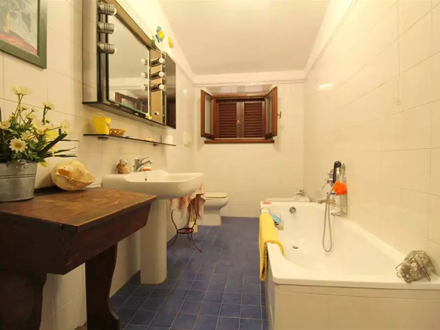 Immagine 24 di Villa in vendita  a Castelnuovo Berardenga
