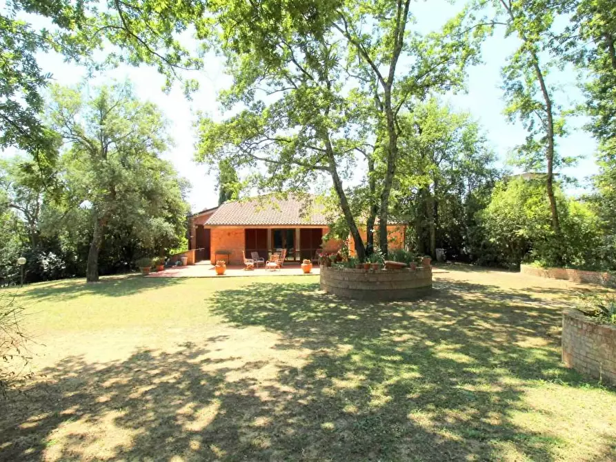Immagine 5 di Villa in vendita  a Castelnuovo Berardenga
