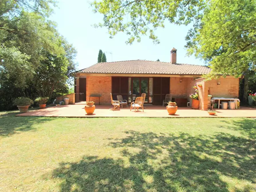 Immagine 4 di Villa in vendita  a Castelnuovo Berardenga