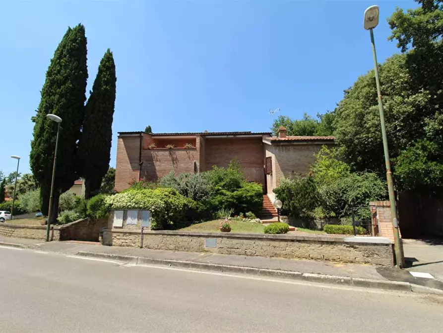 Immagine 3 di Villa in vendita  a Castelnuovo Berardenga