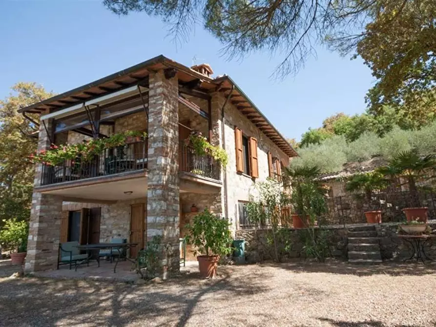 Immagine 3 di Villa in vendita  a Radda In Chianti