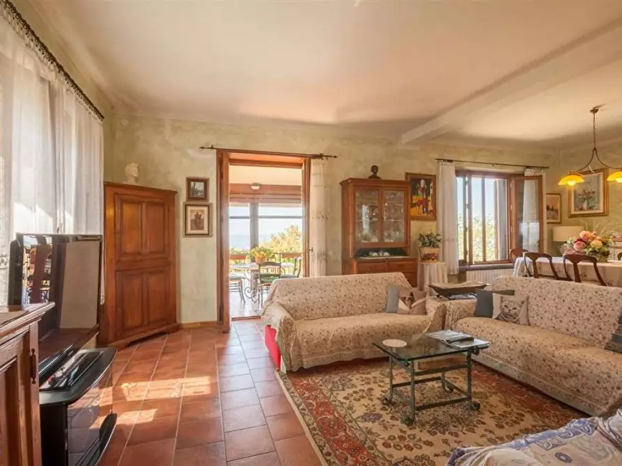 Immagine 10 di Villa in vendita  a Radda In Chianti